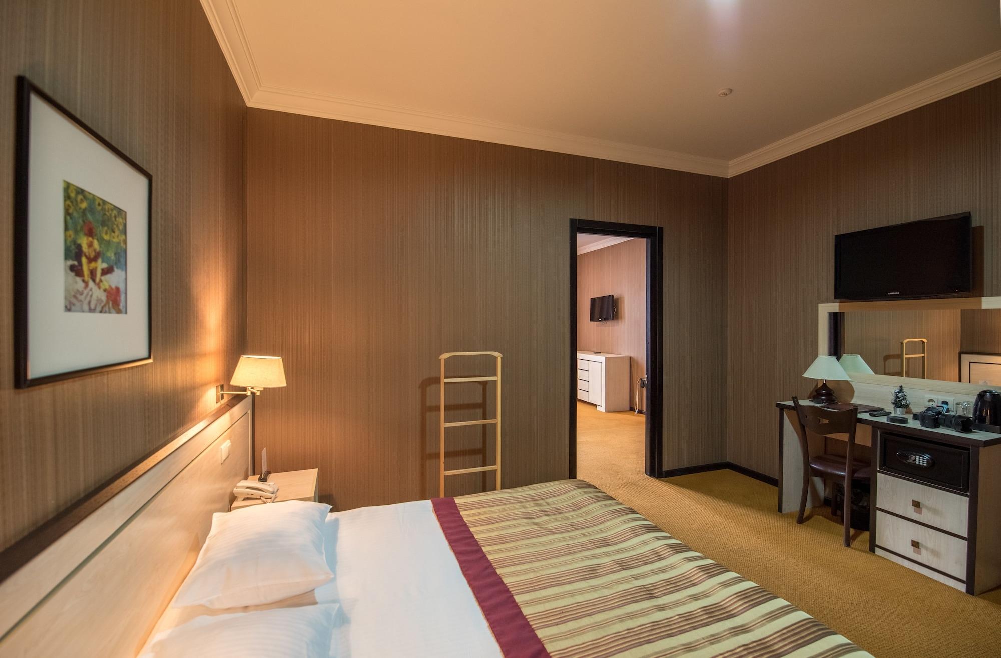 Hotel Rikhe Monika Tbilisi Exterior photo
