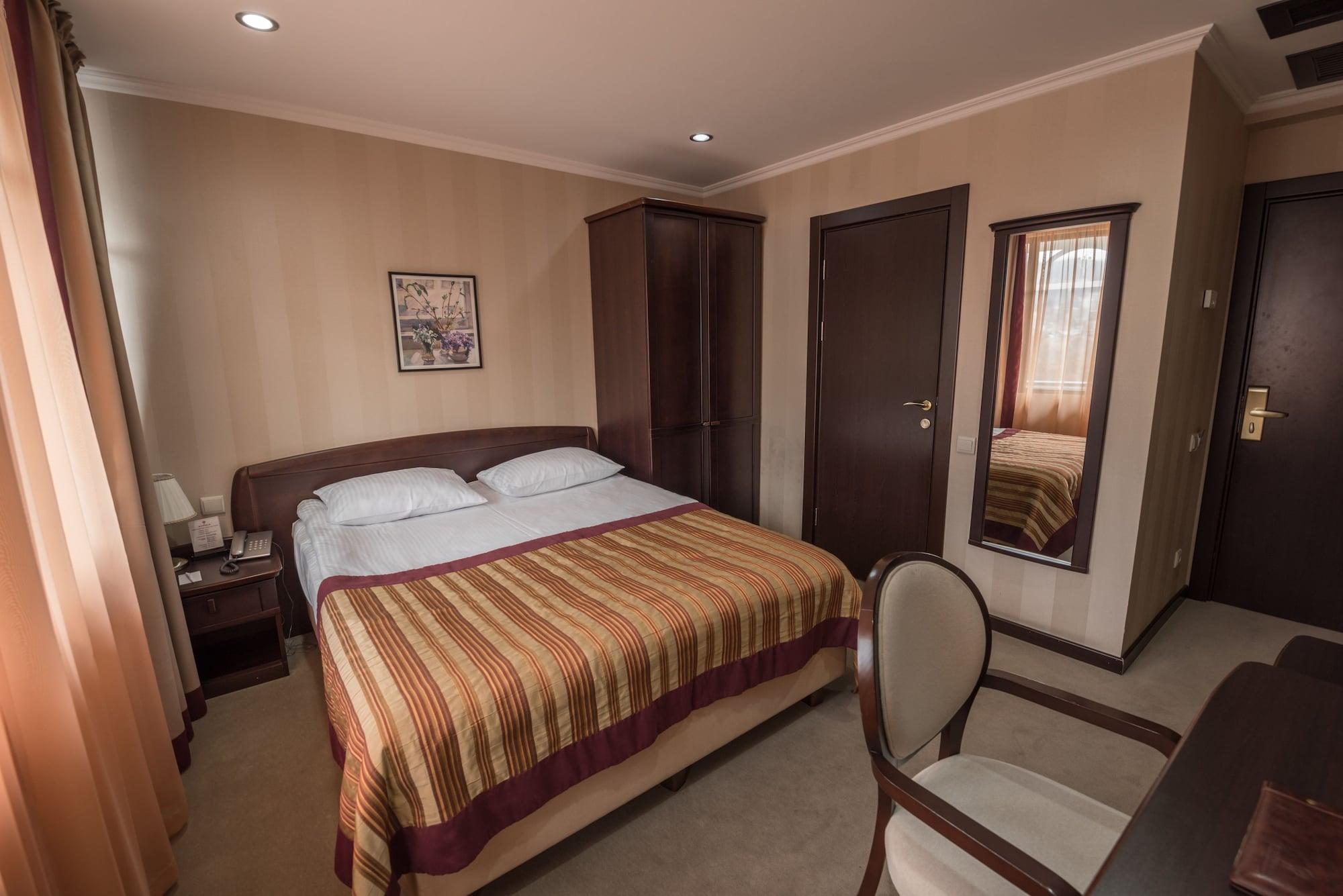 Hotel Rikhe Monika Tbilisi Exterior photo