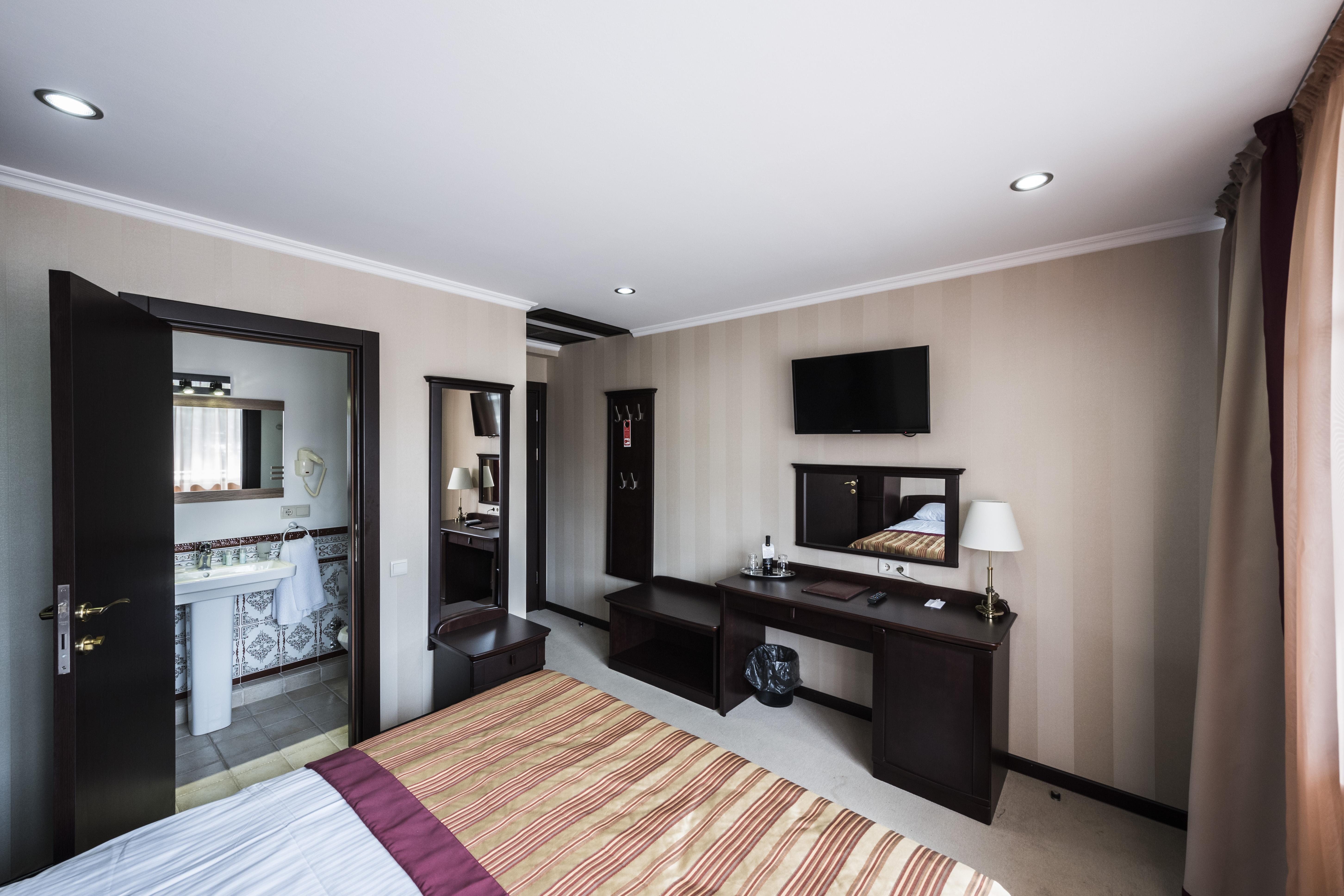 Hotel Rikhe Monika Tbilisi Exterior photo