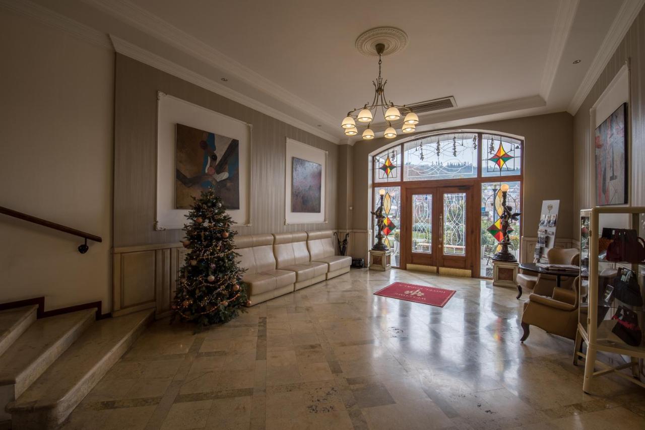 Hotel Rikhe Monika Tbilisi Exterior photo