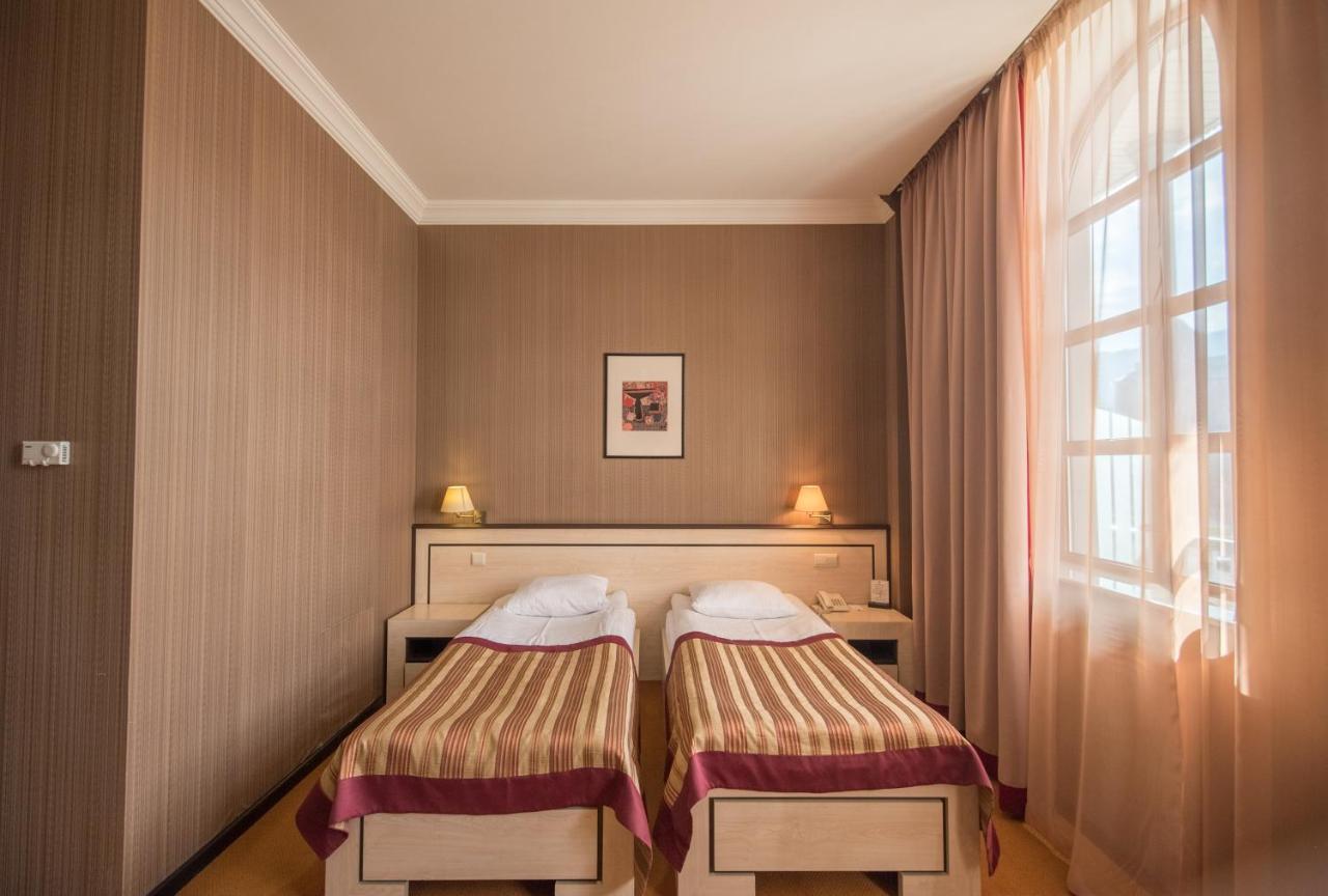 Hotel Rikhe Monika Tbilisi Exterior photo